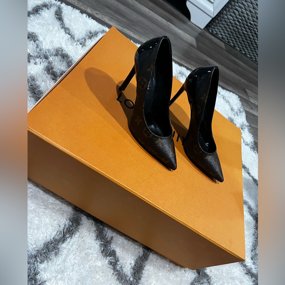 Louis Vuitton Cherie Pumps